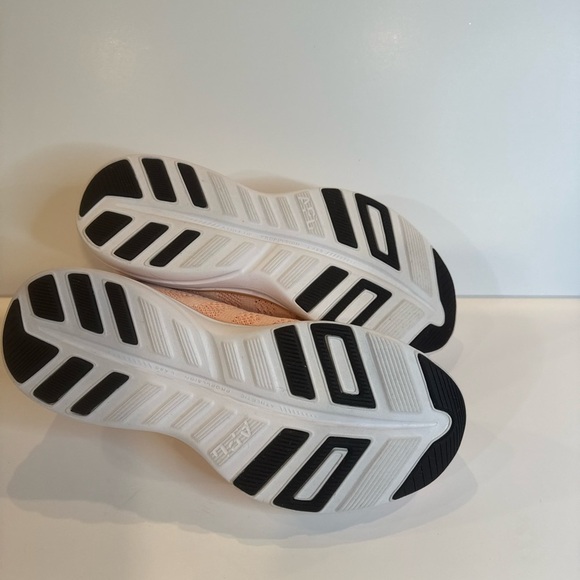 APL Techloom Pro sneakers knit sneakers peach black white size 7.5 - Picture 9 of 9